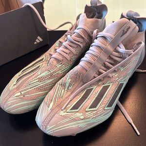 Mens adidas football cleats sz 12 like new in box